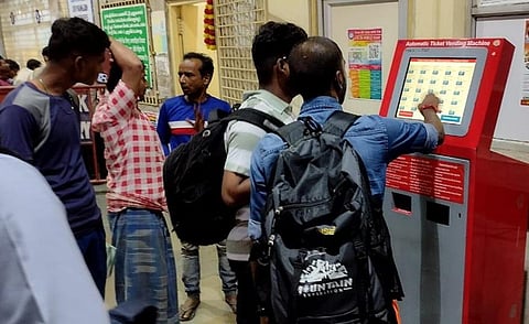 தெற்கு ரயில்வேயில் அடுத்த ஆண்டில் 180 தானியங்கி டிக்கெட் வழங்கும் இயந்திரம் நிறுவ திட்டம்: ரயில்வே அதிகாரிகள் தகவல்