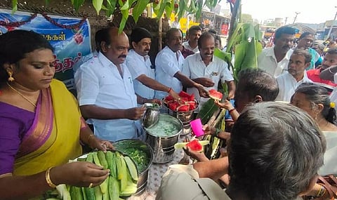 திருப்பூரில் திருநங்கைகள் சார்பில் தினமும் 1,000 பேருக்கு நீர் மோர்