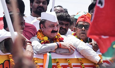 அமேதி தொகுதியின் காங்கிரஸ் வேட்பாளர் கிஷோரி லால் சர்மா