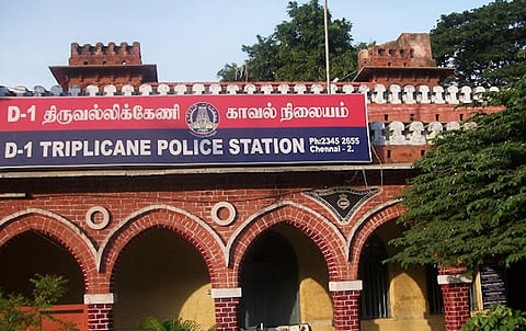 சென்னை | ஹோட்டலில் தகராறு செய்த காவலர், நண்பர் மீது வழக்கு