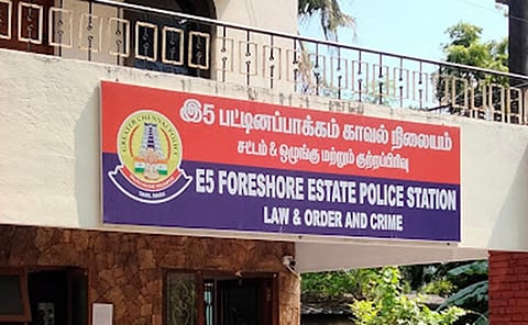 சென்னை | உணவக உரிமையாளரை விரட்டி தாக்கிய ஆயுதப்படை காவலர் உட்பட 3 பேர் கைது: காருக்கு வழி விட சொன்னதால் ஆத்திரம்