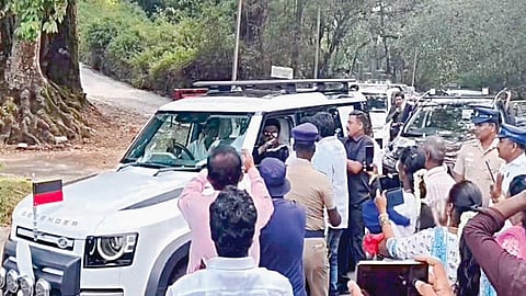 கொடைக்கானலில் இருந்து காரில் புறப்பட்ட முதல்வர் மு.க.ஸ்டாலின்.