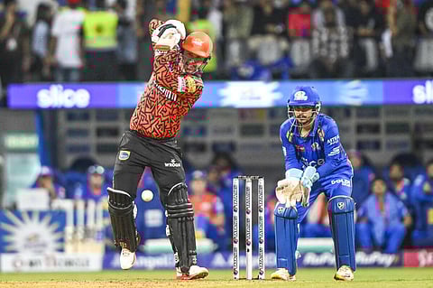 ஹெட், கம்மின்ஸ் பொறுப்பான ஆட்டம்: மும்பைக்கு 174 ரன்கள் இலக்கு @ ஐபிஎல்