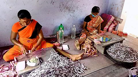 பட்டாசுத் தொழிலாளர்களின் உயிர்காக்கும் பரிந்துரைகள்