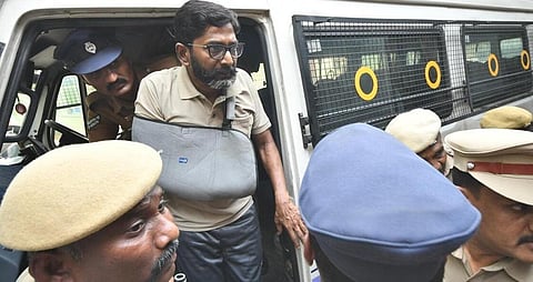 கஞ்சா வழக்கில் கைது செய்யப்பட்ட சவுக்கு சங்கரின் வீடு, அலுவலகத்தில் சோதனை: மேலும் ஒரு வழக்கு பதிவு