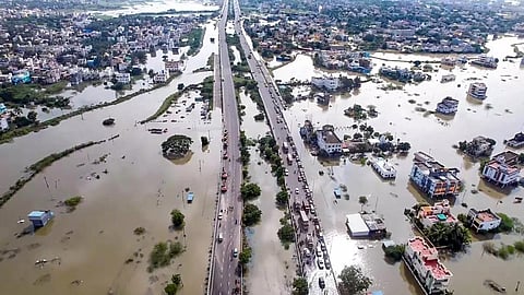 வெள்ள தடுப்பு மாஸ்டர் பிளான் தயாரிக்க 4 அரசு அதிகாரிகளுக்கு ஜப்பானில் பயிற்சி