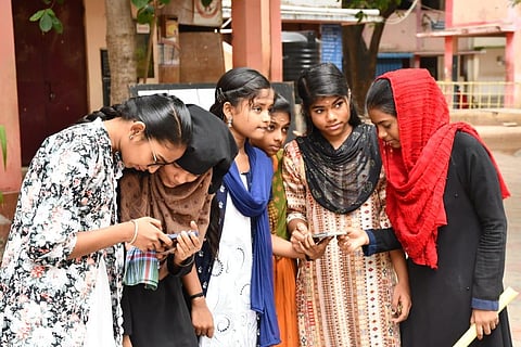 10-ம் வகுப்பு பொதுத்தேர்வு தேர்ச்சி: அரியலூர் மாவட்டம் முதல் இடம்