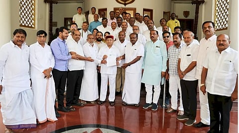 பிரஜ்வல் மீதான வழக்கை சிபிஐ-க்கு மாற்ற வேண்டும்: ஆளுநரிடம் குமாரசாமி மனு