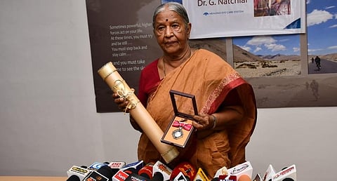 பத்மஸ்ரீ விருதுடன் டாக்டர் கோவிந்தப்ப நாச்சியார்