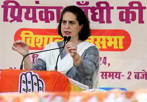 “காங். 70 ஆண்டுகளில் உருவாக்கியதை தனது கோடீஸ்வர நண்பர்களிடம் ஒப்படைத்தவர் மோடி” - பிரியங்கா