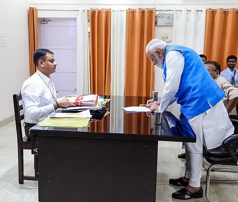 செய்தித் தெறிப்புகள் @ மே 14: பத்திரப்பதிவு கட்டண உயர்வு சர்ச்சை முதல் மோடி வேட்புமனு தாக்கல் வரை