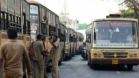 சம்பள பட்டுவாடா அதிகாரி மீது மாநகர போக்குவரத்து கழக ஊழியர் புகார்