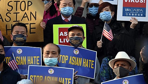 ஆசிய அமெரிக்கர் மீதான வெறுப்பு அதிகரிப்பு: அறக்கட்டளை ஆய்வில் தகவல்