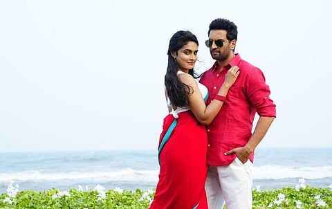 இங்க நான் தான் கிங்கு Review: சந்தானத்தின் சிரிப்பூட்டும் ‘முயற்சி’ எப்படி?