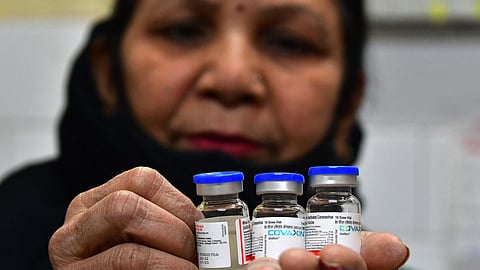 கோவாக்சின் கரோனா தடுப்பூசி செலுத்திக் கொண்ட 30% பேருக்கு உடல்நல பிரச்சினைகள்: ஆய்வில் தகவல்