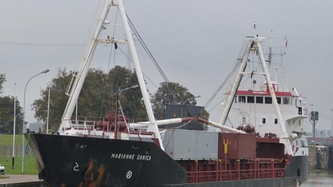 சென்னை துறைமுகத்திலிருந்து இஸ்ரேல் சென்ற டென்மார்க்கை சேர்ந்த சரக்கு கப்பல் மரியான் டேனிகா.