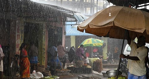 தமிழகத்துக்கு 21-ம் தேதி வரை ரெட் அலர்ட்: இந்திய வானிலை ஆய்வு மையம்