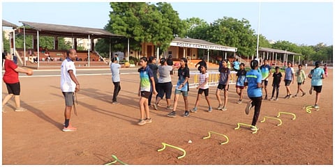 மதுரையில் ஏழை மாணவர்களுக்கு இலவச தடகள பயிற்சி அளிக்கும் தலைமைக் காவலர் சந்துரு!