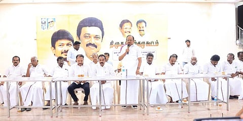 “திருவள்ளுவருக்கு காவி உடை... ஆளுநரை என்னதான் செய்ய முடியும்?” - சட்ட அமைச்சர் ரகுபதி