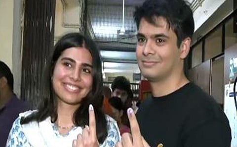 மிராயா (இடது), ரைஹான் ராஜீவ் வத்ரா (வலது) - பிரியங்கா காந்தியின் மகள் மற்றும் மகன்.