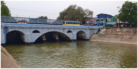 கீழணையில் இருந்து வடவாற்றில் வீராணம் ஏரிக்கு தண்ணீர் திறக்கப்பட்டுள்ளது.