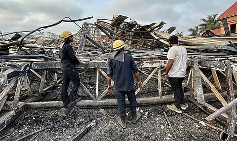 குஜராத் - ராஜ்கோட் தீ விபத்து பலி 33 ஆக அதிகரிப்பு: நடந்தது என்ன?