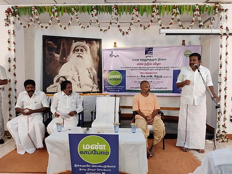 விழாவில் பேசிய அமைச்சர் கே.என்.நேரு. உடன் ஈஷா மண் காப்போம் இயக்கத்தின் ஒருங்கிணைப்பாளர் சுவாமி ஸ்ரீமுகா