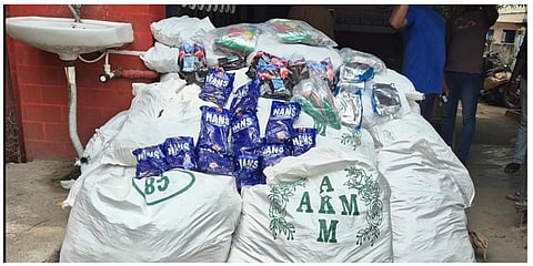 சென்னையில் தடை செய்யப்பட்ட 448 கிலோ குட்கா புகையிலைப் பொருட்களை போலீஸார் பறிமுதல் செய்தனர்