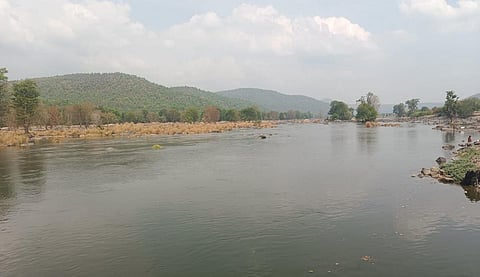 ஒகேனக்கல்லுக்கு நீர்வரத்து 3000 கன அடியாக அதிகரிப்பு: சுற்றுலா பயணிகள் மகிழ்ச்சி