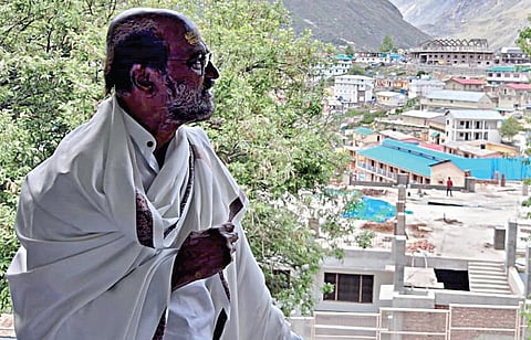 பத்ரிநாத்தில் ரஜினிகாந்த் - புகைப்படங்கள் வைரல்