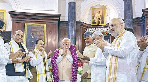 ஆட்சி அமைக்க மோடிக்கு குடியரசு தலைவர் அழைப்பு: நாளை 3-வது முறையாக பிரதமராக பதவியேற்கிறார்