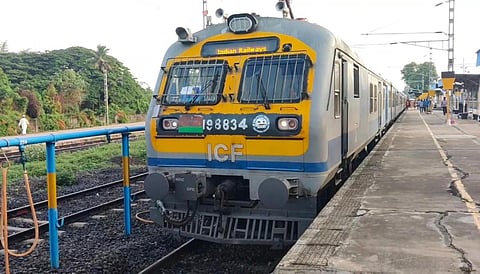 மயிலாடுதுறை - சேலம் பயணிகள் ரயில் மெமு ரயிலாக திடீர் மாற்றம்: பயணிகள் அதிருப்தி