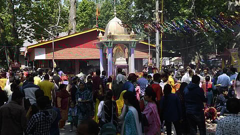 ஜம்முவிலிருந்து 176 பஸ்களில் புறப்பட்ட 5 ஆயிரம் பண்டிட்களுக்கு பலத்த பாதுகாப்பு