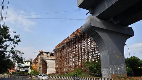 2-ம் கட்ட மெட்ரோ ரயில் திட்டம்: ஆதம்பாக்கத்தில் உயர்மட்ட பாதை பணி தீவிரம்