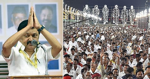 இண்டியா கூட்டணி சார்பில் கோவையில் நேற்று நடைபெற்ற முப்பெரும் விழாவில், வாக்காளர்களுக்கு கைகூப்பி நன்றி தெரிவித்த முதல்வர் மு.க.ஸ்டாலின். (அடுத்த படம்) கூட்டத்தில் பங்கேற்றவர்களில் ஒரு பகுதியினர். படம்: ஜெ.மனோகரன்.