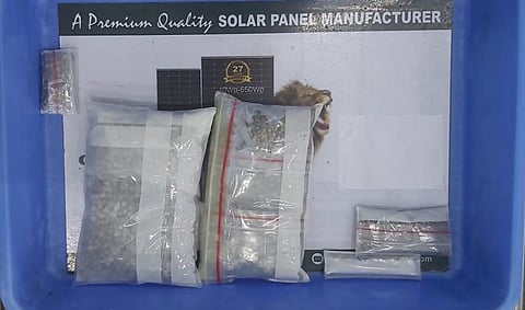 குஜராத் சூரத் விமான நிலையத்தில் துபாய் பயணியிடம் ரூ.2 கோடி வைரம் பறிமுதல்