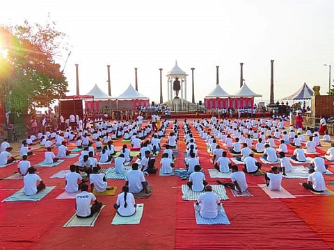 “யோகா முக்கியத்துவத்தை கோயில் சிற்பங்களின் வாயிலாகவும் அறியலாம்” - புதுச்சேரி முதல்வர்