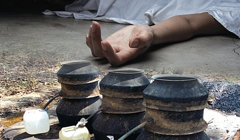 சொல்... பொருள்... தெளிவு - கள்ளச்சாராயம்: எதனால் ஏற்படுகிறது மரணம்?