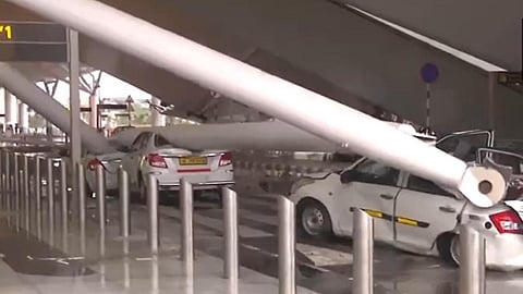 டெல்லி விமான நிலைய மேற்கூரை விபத்து | எதிர்க்கட்சிகள் குற்றச்சாட்டு - அமைச்சர் விளக்கம்