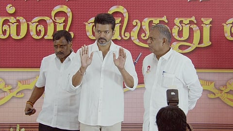 10 மணி நேரமாக நடந்த விஜய்யின் கல்வி விருது வழங்கும் விழா நிறைவு!