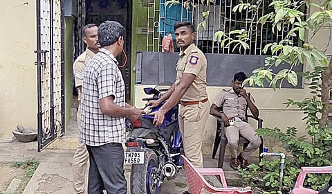 தமிழகத்தில் 10 இடங்களில் என்ஐஏ சோதனை: தஞ்சை மாவட்டத்தில் 2 பேர் கைது; செல்போன், லேப்டாப் உள்ளிட்டவை பறிமுதல்