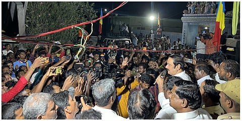 காணை அருகே சாணிமேடு கிராமத்தில் பாமக தலைவர் அன்புமணி ராமதாஸ் பிரச்சாரம் மேற்கொண்டார்.