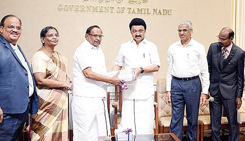 ஆங்கிலத்தில் இருந்து தமிழில் மொழிபெயர்த்த 100 சட்ட புத்தகங்களை முதல்வர் வெளியிட்டார்