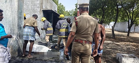 சிவகாசி அருகே பட்டாசு ஆலை விபத்தில் இருவர் பலி: பெண் உட்பட இருவர் படுகாயம்