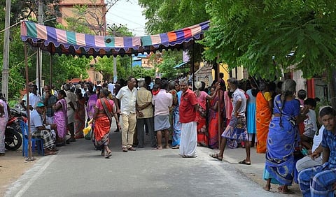 கள்ளக்குறிச்சி விஷச்சாராய சம்பவம்: மேலும் இருவரை காவலில் எடுத்து விசாரிக்க சிபிசிஐடி மனு