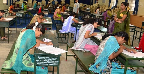 மத்திய தேர்வாணையத்தின் தேர்வை எழுதுபவர்கள் | கோப்புப் படம்