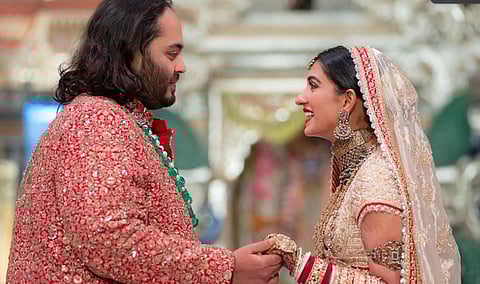 மும்பையில் ஆனந்த் அம்பானி - ராதிகா மெர்ச்சன்ட் திருமணம்: அரசியல், திரை பிரபலங்கள் பங்கேற்பு