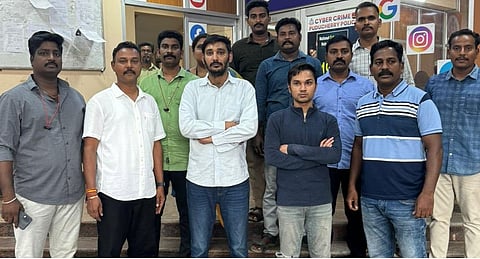 ஆன்லைனில் சுற்றுலா பேக்கேஜ் விளம்பரம் செய்து பண மோசடியில் ஈடுபட்ட ஹரியாணாவைச் சேர்ந்த இருவரை புதுச்சேரி சைபர் கிரைம் போலீஸார் கைது செய்தனர்.