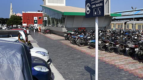 புதிய மெட்ரோ நிலையங்களில் போதிய பார்க்கிங் வசதி; கூடுதல் நிலம் கையகப்படுத்த முயற்சி - அதிகாரிகள் தகவல்