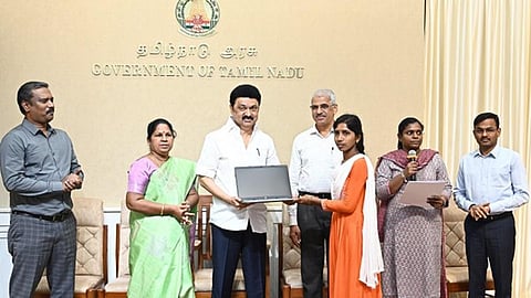 எஸ்சி, எஸ்டி நலப்பள்ளிகளில் படித்து ஐஐடி, என்ஐடி-க்கு 8 மாணவர்கள் தேர்வு: முதல்வர் ஸ்டாலின் பாராட்டு